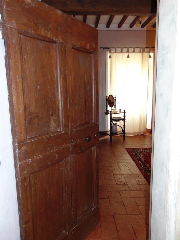 Domus Ghibellinae- Fonte Di San Benedetto Διαμέρισμα Κορτόνα Δωμάτιο φωτογραφία