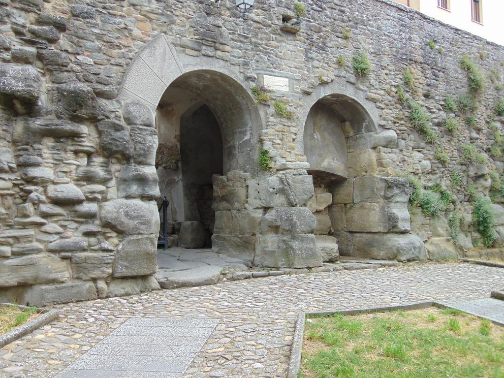 Domus Ghibellinae- Fonte Di San Benedetto Διαμέρισμα Κορτόνα Δωμάτιο φωτογραφία